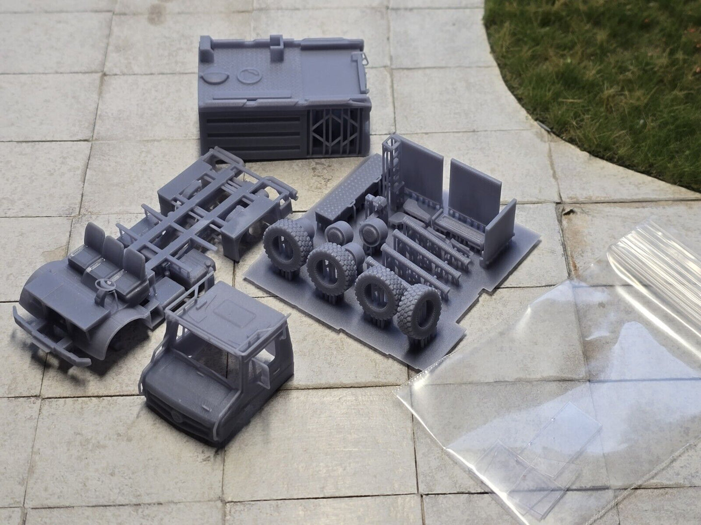 Waldbrand Unimog U 5023 - Ziegler - TLF 20/48-W H0 1:87 Inkl. Verglasung