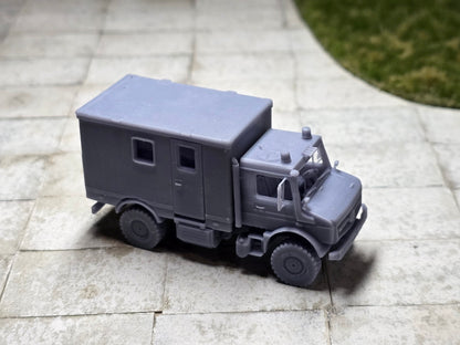 Unimog U4023 Strobel Rettungsdienst 1:87