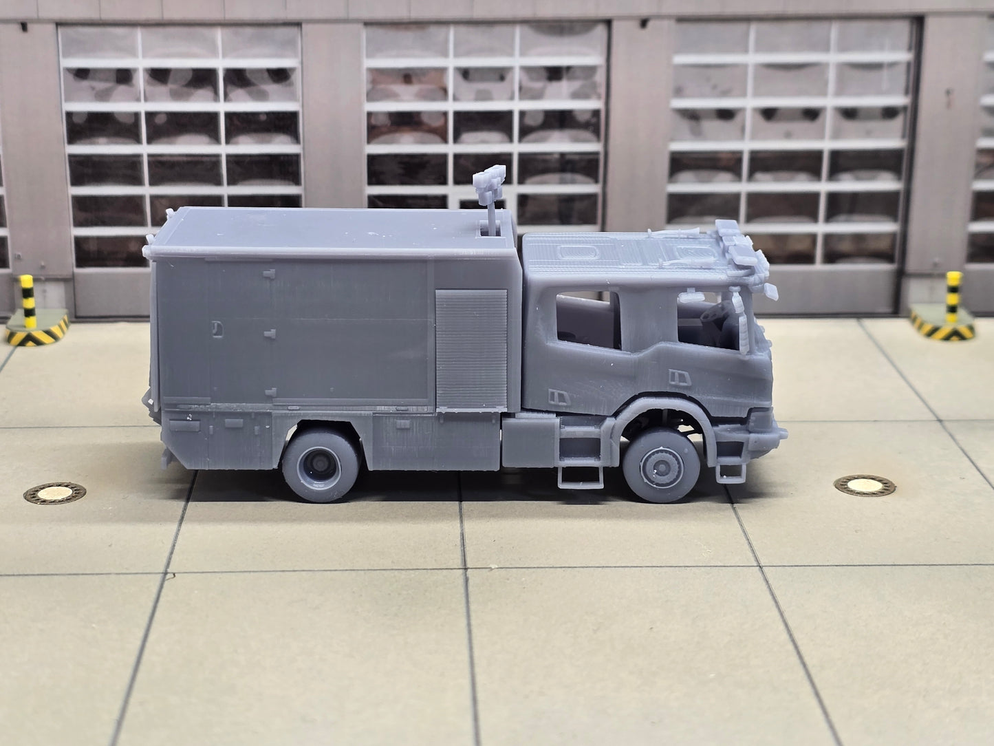 Rüstwagen GW-L2 ähnlich Hensel Bausatz H0 1:87