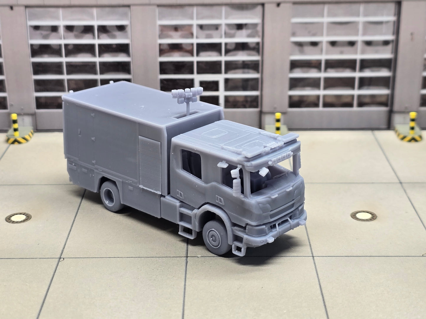 Rüstwagen GW-L2 ähnlich Hensel Bausatz H0 1:87