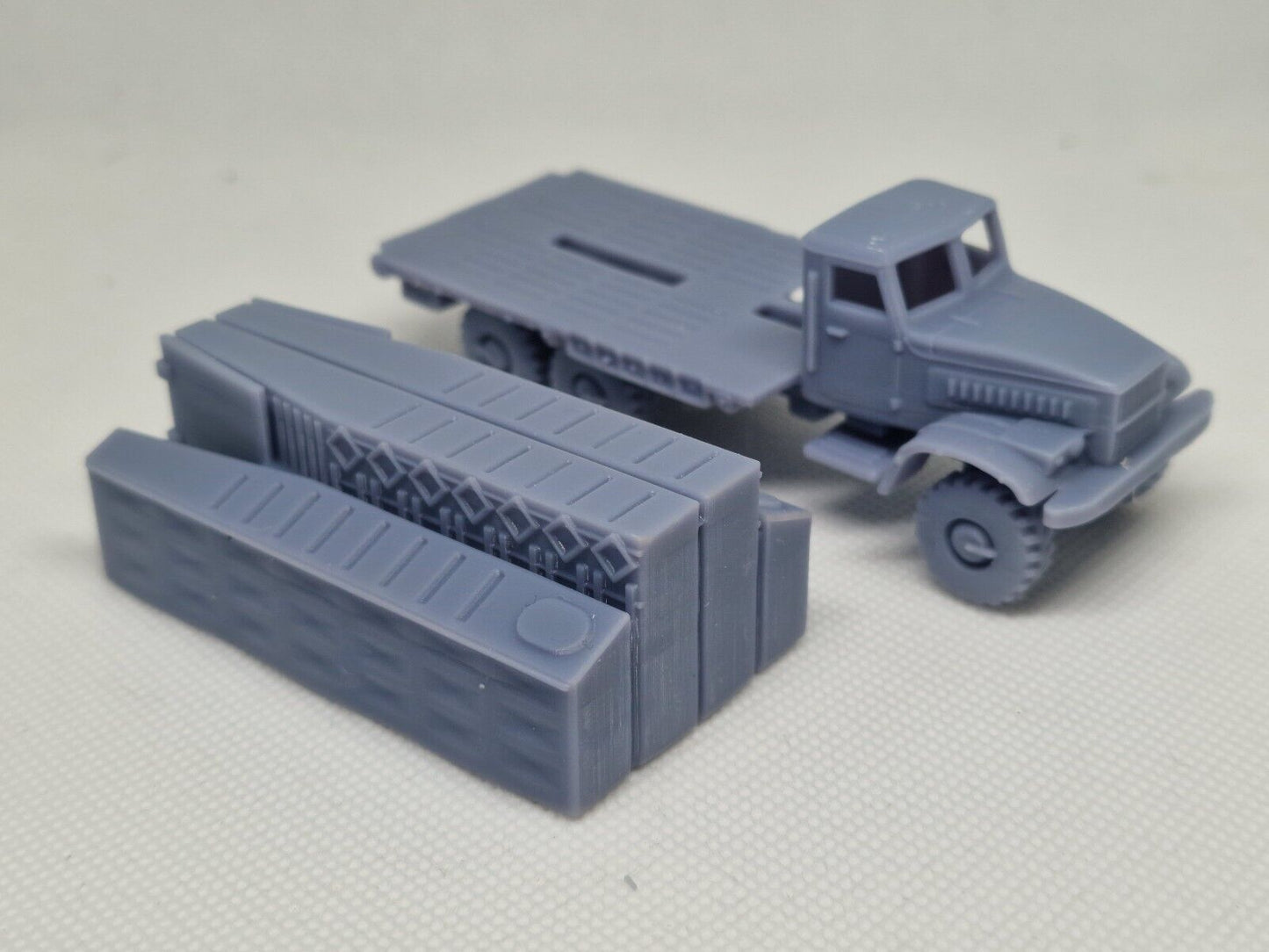 KrAZ 255 mit PMP Ponton Spur H0 1:87