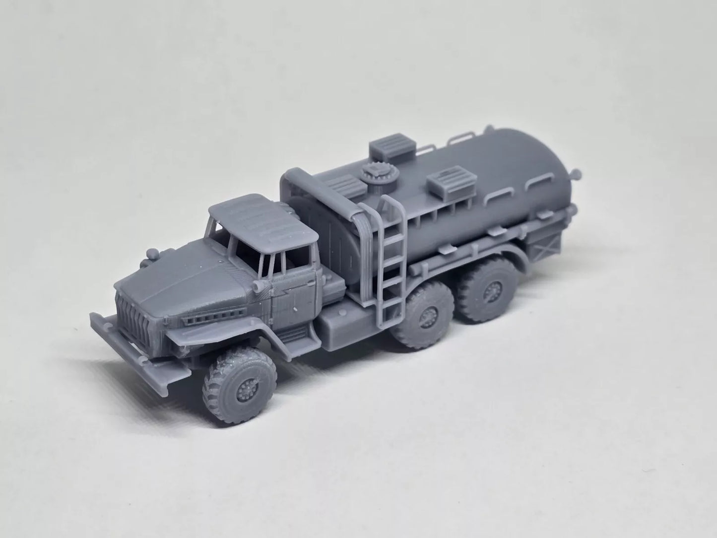 Ural 4320 Tankwagen Bausatz 1:120 TT