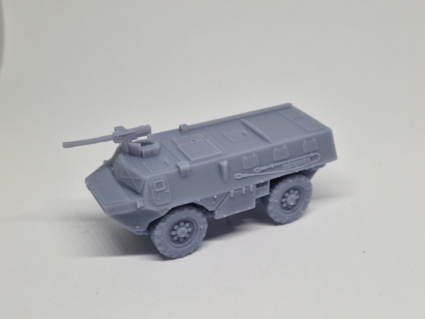 Panzerwagen VAB mit MG Spur H0 1:87